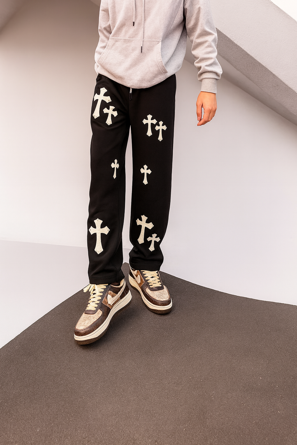 URBXN Black Streetwear Pants with White Cross Patches – Baggy Y2K Style Bottoms